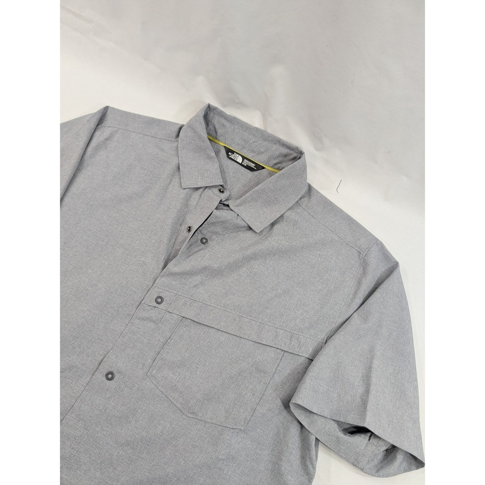 The North Face Woven Zion Performance Hiking Gray Short Sleeve Button Front Med
